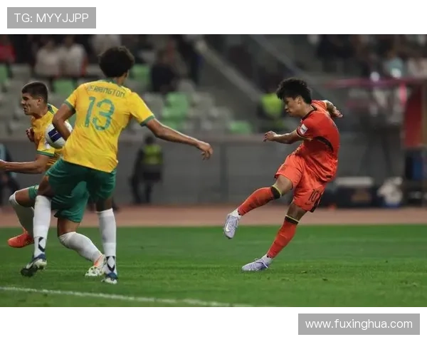 中国篮球队成功逆转战胜澳大利亚队，晋级亚洲杯决赛并锁定奥运资格