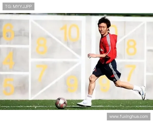 国足逆转取胜激战九十分钟顽强拼搏展现新时代中国足球精神