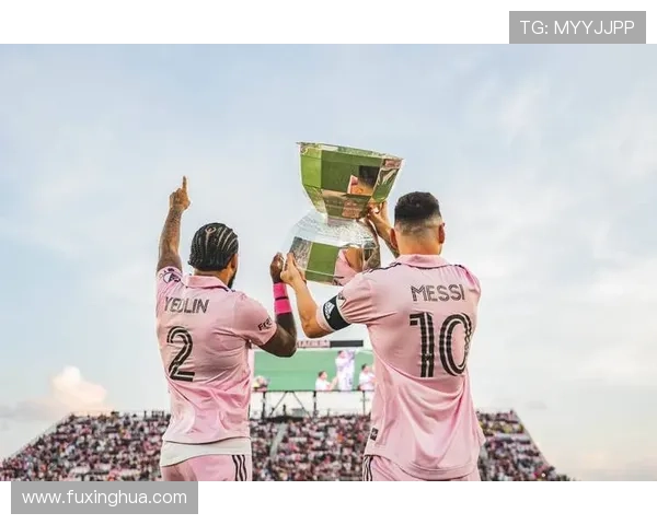 梅西加盟迈阿密国际后首度亮相 全场欢呼声不断震撼现场