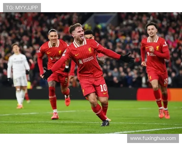 新赛季足球焦点大战来临豪门球队引援动向引爆球迷期待与冠军走势