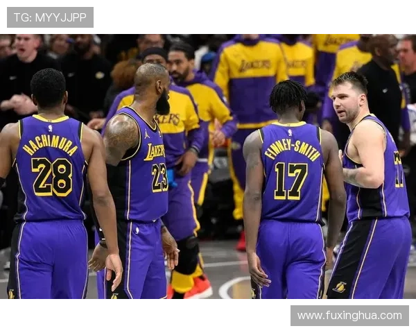 湖人逆转勇士上演惊天绝杀引爆联盟各队高层激烈热议季后赛走势