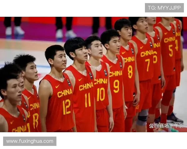 震撼！中国男篮成功逆袭击败强敌挺进亚洲杯四强 力挽狂澜展现绝佳团队精神